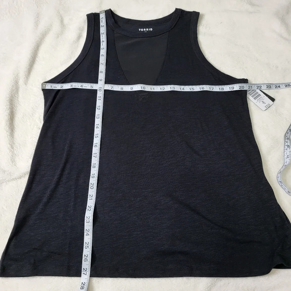 Torrid Black Mesh Inset Tank Sleeveless Top. Size 00 / Medium - Picture 6 of 8